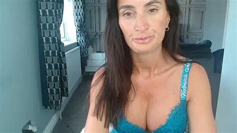 Busty Milf Harper Cam Model Live Nude Adult Sex Chat Booble