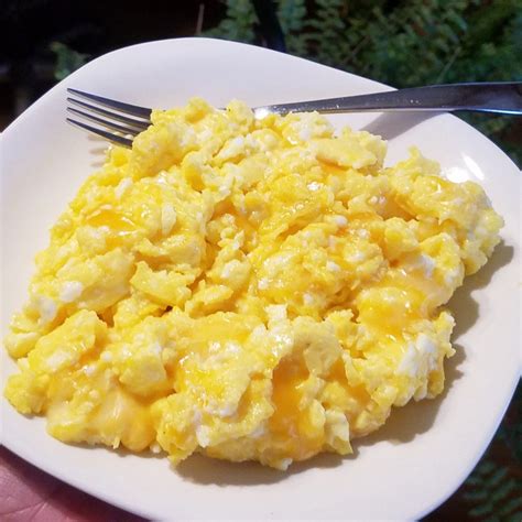 How To Make Scrambled Eggs For One Person - foodrecipestory