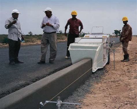 Concrete Kerbing Machine in Ahmedabad ककरट करबग मशन अहमदबद