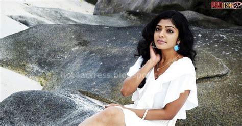 Rima Kallingal Thigh Show Hot Actress