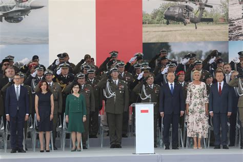 Agata Duda Na Obchodach Wi Ta Wojska Polskiego Zada A Szyku W