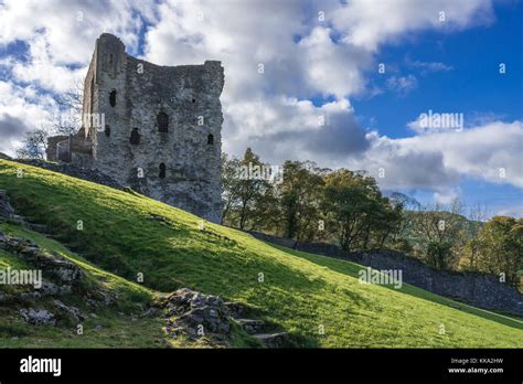 The Peveril Castle in Castleton, peak UK Stock Photo - Alamy