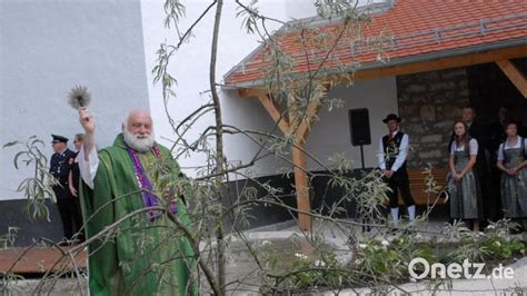 Kirchlicher Segen F R Den Sanierten Hopfengarten In Schmidm Hlen Onetz