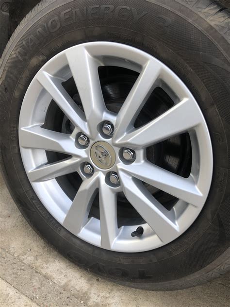 Гайки на колёса — Toyota Isis, 1,8 л, 2013 года | запчасти | DRIVE2