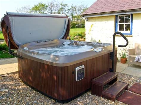 11 Best Holiday Cottages With A Hot Tub On