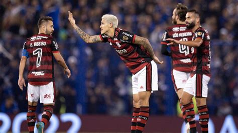 Flamengo Aplastó 4 0 A Vélez Sarsfield En Argentina Hsb Noticias