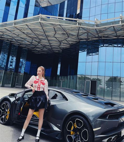 Ti U S Si U Xe Lamborghini Huracan Tr Ng H Ng Hay A N Hot Girl H Nh Sino