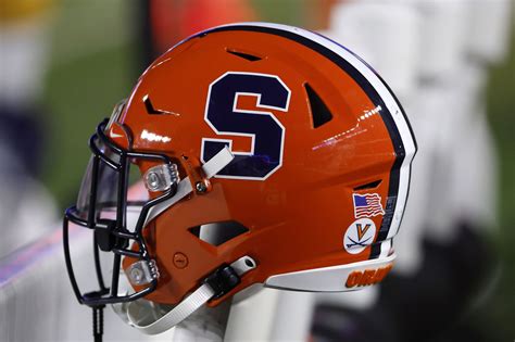 Syracuse EDGE KingJoseph Edwards Enters Transfer Portal After Quiet