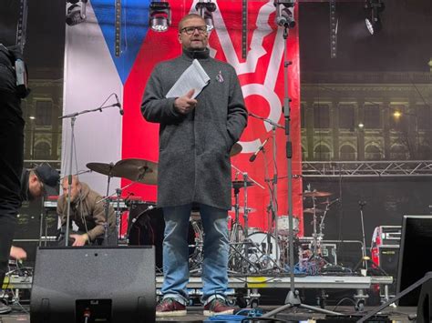 Pussy Riot Rozb Snily Putina Zesm Nily Zemana A Te Na N Ek Pln V Clav K Prahain