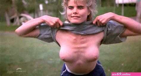 Mariel Hemingway Nude Sexy Photos