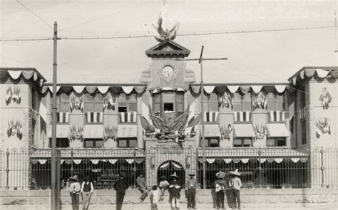 Estación Colonia durante las fiestas del Primer Centenario de la