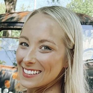 Hot Sexy Halie McClaran Bikini Pics