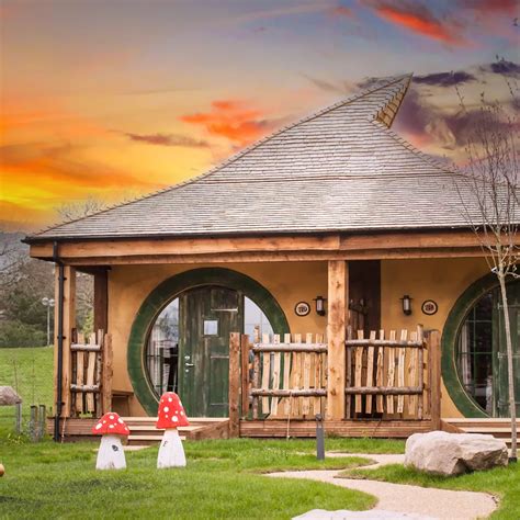 Alton Towers Resort: UK Short Breaks, Theme Park & Waterpark