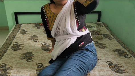 Desi Indian Beautyful Hot Girl Tight Pussy Fuck In Hindi Audio XXX College Girl With Her