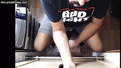 Real Gloryhole Maduro Gay Chupa Polla En Casero Primer Plano Xhamster