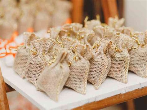 Bolo de casamento semi naked o tipo ideal para você