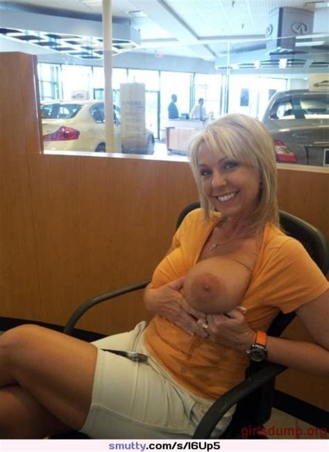 Nude Mature Milf Flashing