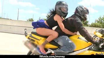 Hot Sexy Amateur Babe Needs A Lift And Takes Cash XVIDEOS