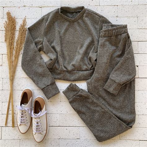 Conjunto Lanzinha Cropped e Calça Luxo Preto e Nude Dondoca Moda Feminina