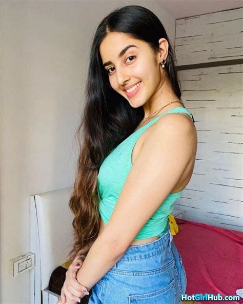 Simrat Kaur Hot Photos Indian Actress Sexy Pics 14 Photos