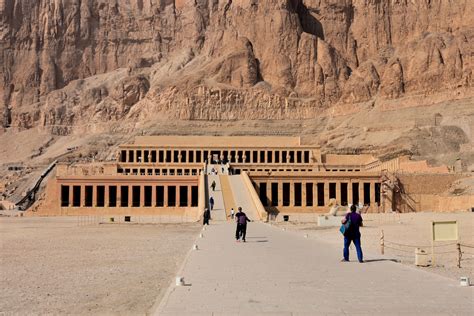 ハトシェプスト女王葬祭殿 古代都市テーベとその墓地遺跡 世界遺産オンラインガイド