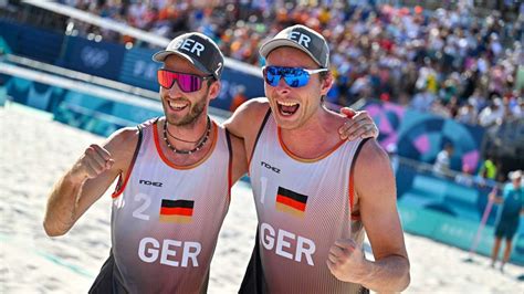 Beachvolleyball In Paris Triumph Am Turm Nils Ehlers Und Clemens