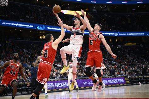 Kuzma Hits Late 3 Pointer To Lift Wizards Past Bulls 100 97 Wtop News