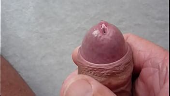 Juego de pollas con retiro de líquido preseminal y prepucio XVIDEOS