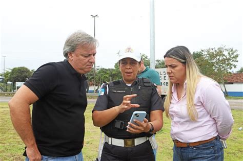 B Zios Ter Posto Do Comando De Policiamento Rodovi Rio No Trevo De