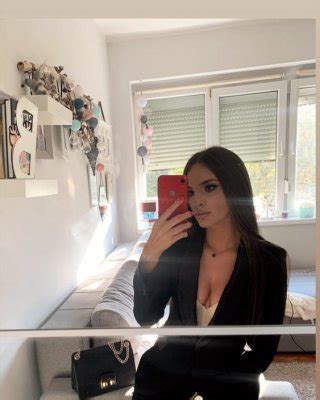 Serbian Hot Strajinovic Starija Droljica Za Perverzne Porn Pictures