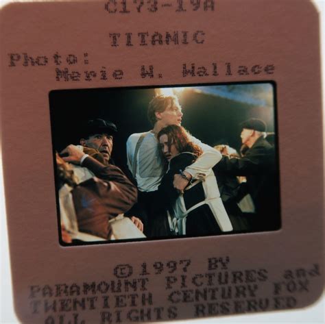 Titanic cast LEONARDO DiCAPRIO Kate Winslet Billy Zane Kathy Bates 1997