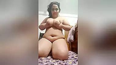 Today Exclusive Horny Desi Bhabhi Showing Her Boobs And Pussy Porn Video