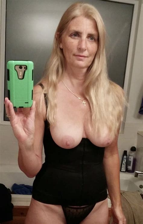 Old Dried Up GILF Shows Off Her Saggy Tits And Worn Holes Porn Pictures XXX Photos Sex Images