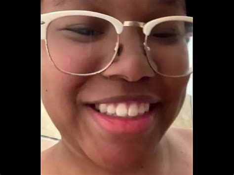 Femme Aux Gros Seins Se Masturbe XVIDEOS