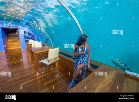 maldives rangali island conrad hilton resort couple  ithaa