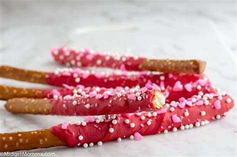 Chocolate Covered Valentine Pretzels Rods • Midgetmomma