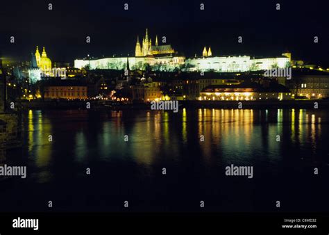 Pražský hrad at night Stock Photo - Alamy