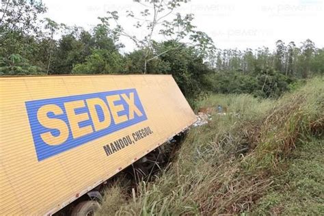 BR 163 Carreta Dos Correios Tomba E Encomendas Ficam Espalhadas