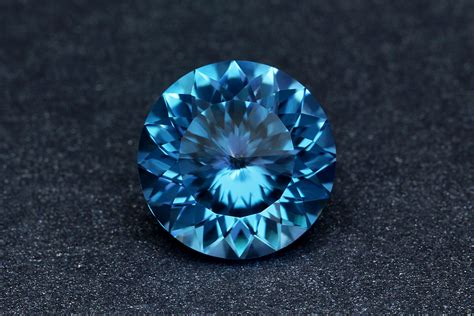 Синий топаз камень: свойства и описание, фото минерала