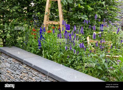 English Cottage Gardens Hi Res Stock Photography And Images Alamy