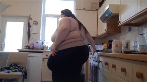 SSBBW LADYBRADS BBW SSBBW TWERKS FUPA BELLY VIEWS