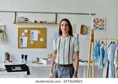 Vieux et jeunes gay résultats mille dimages libres de droits de photos de stock et d