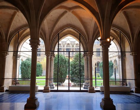 Cloister garden. : r/brussels