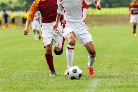 How to Dribble a Soccer Ball - A Soccer Player's Complete Guide To The Game