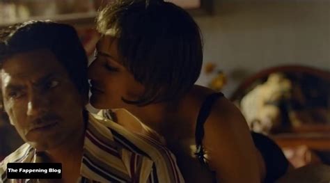 Kubbra Sait Nude Sexy Collection Pics Videos Thefappening