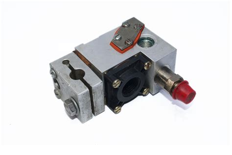 Nordson H W Hot Melt Glue Applicator B Ja Jordan Anwar Est