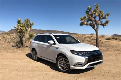 2021 Mitsubishi Outlander PHEV really needs an update - CNET