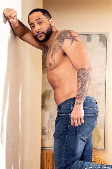 Loaded Muscle Fuck W Riley Mitchel Jaxx Maxim Daily Squirt