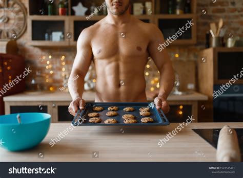 Nude Man Cooking Pastry On Kitchen库存照片1523535491 Shutterstock