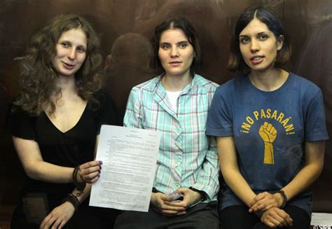 L Une Des Pussy Riot Manque L Appel